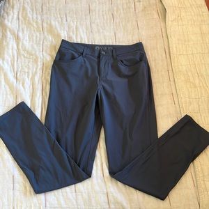 Vuori Mens Tech Chino